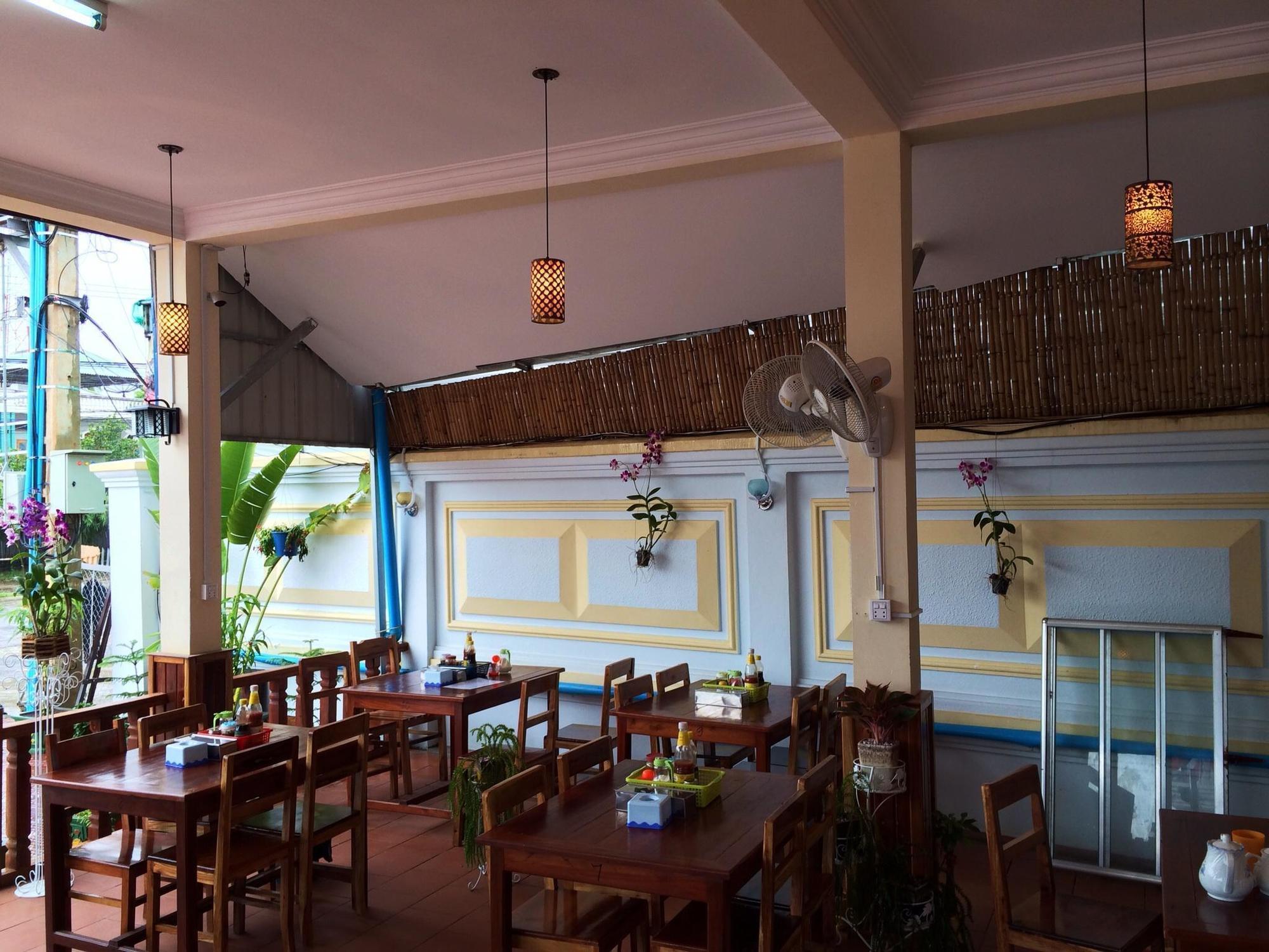 Emerald Bb Battambang Hotel מראה חיצוני תמונה