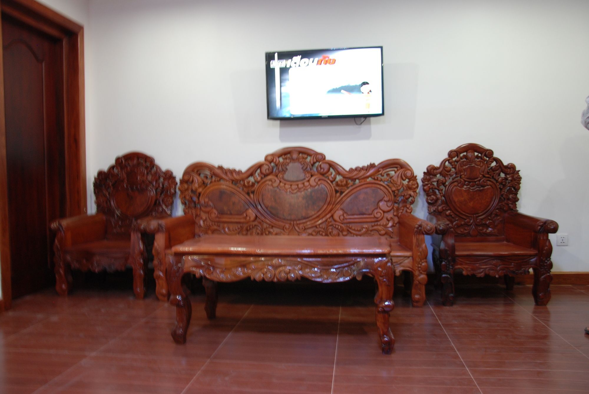 Emerald Bb Battambang Hotel מראה חיצוני תמונה