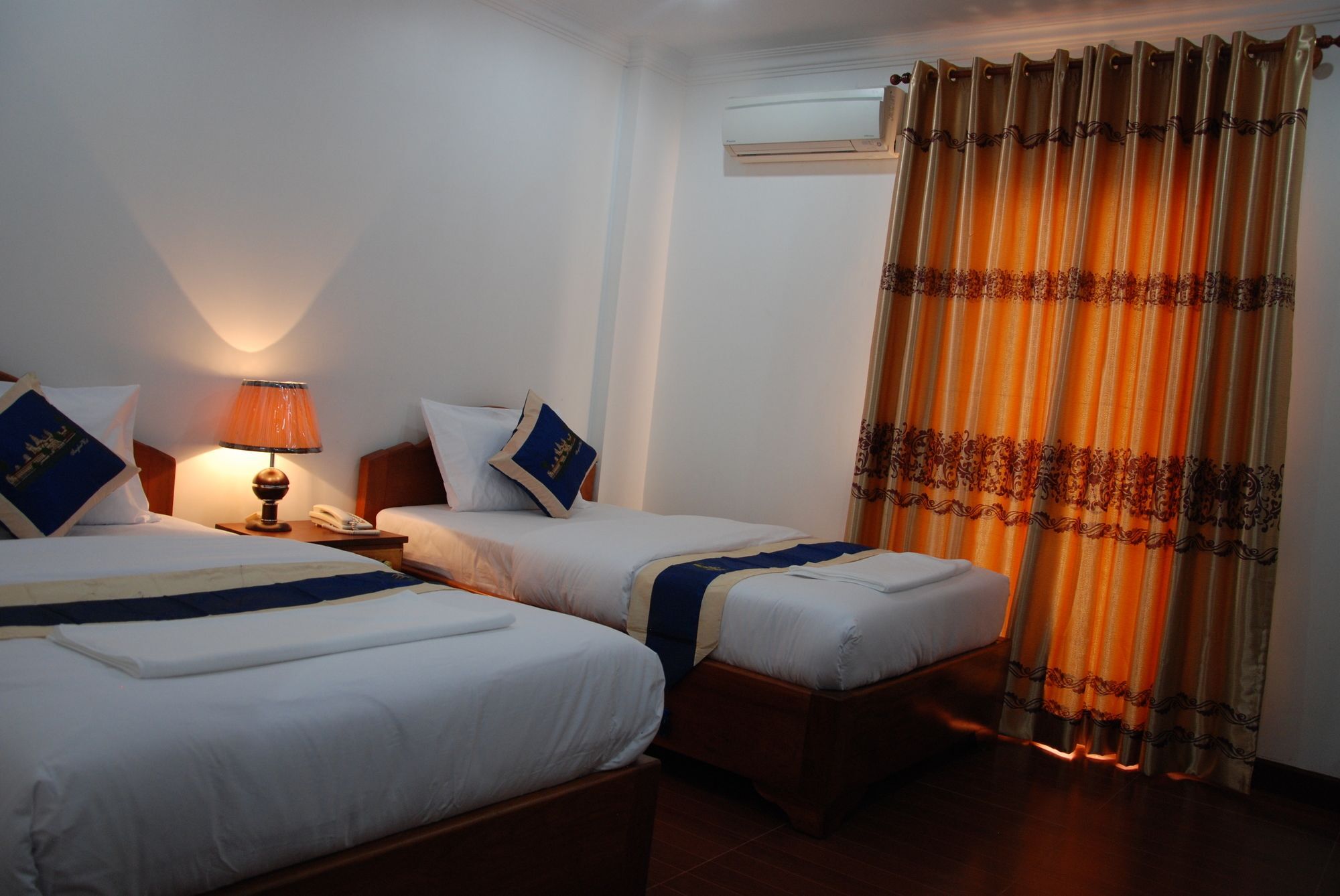 Emerald Bb Battambang Hotel מראה חיצוני תמונה