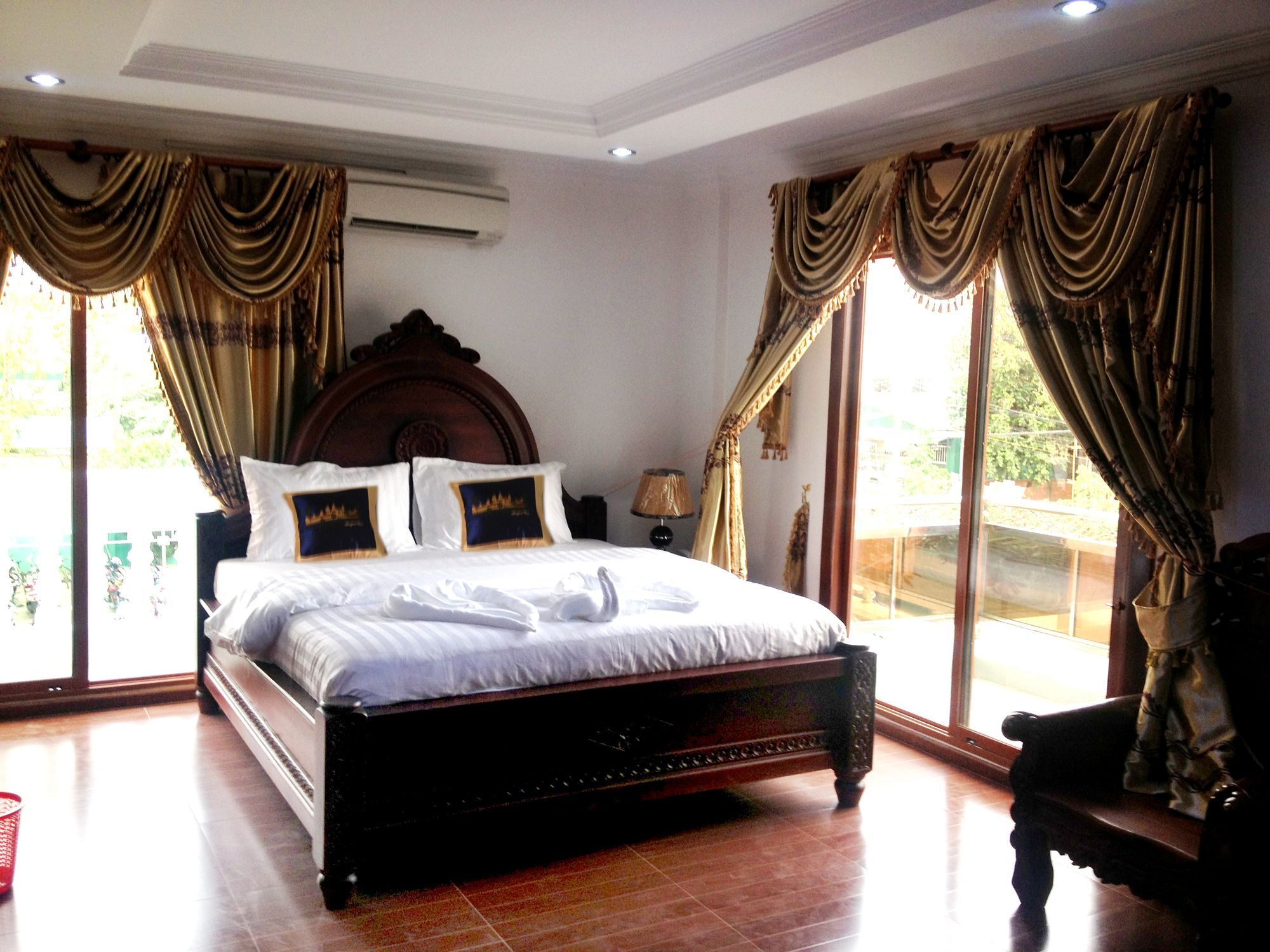 Emerald Bb Battambang Hotel מראה חיצוני תמונה
